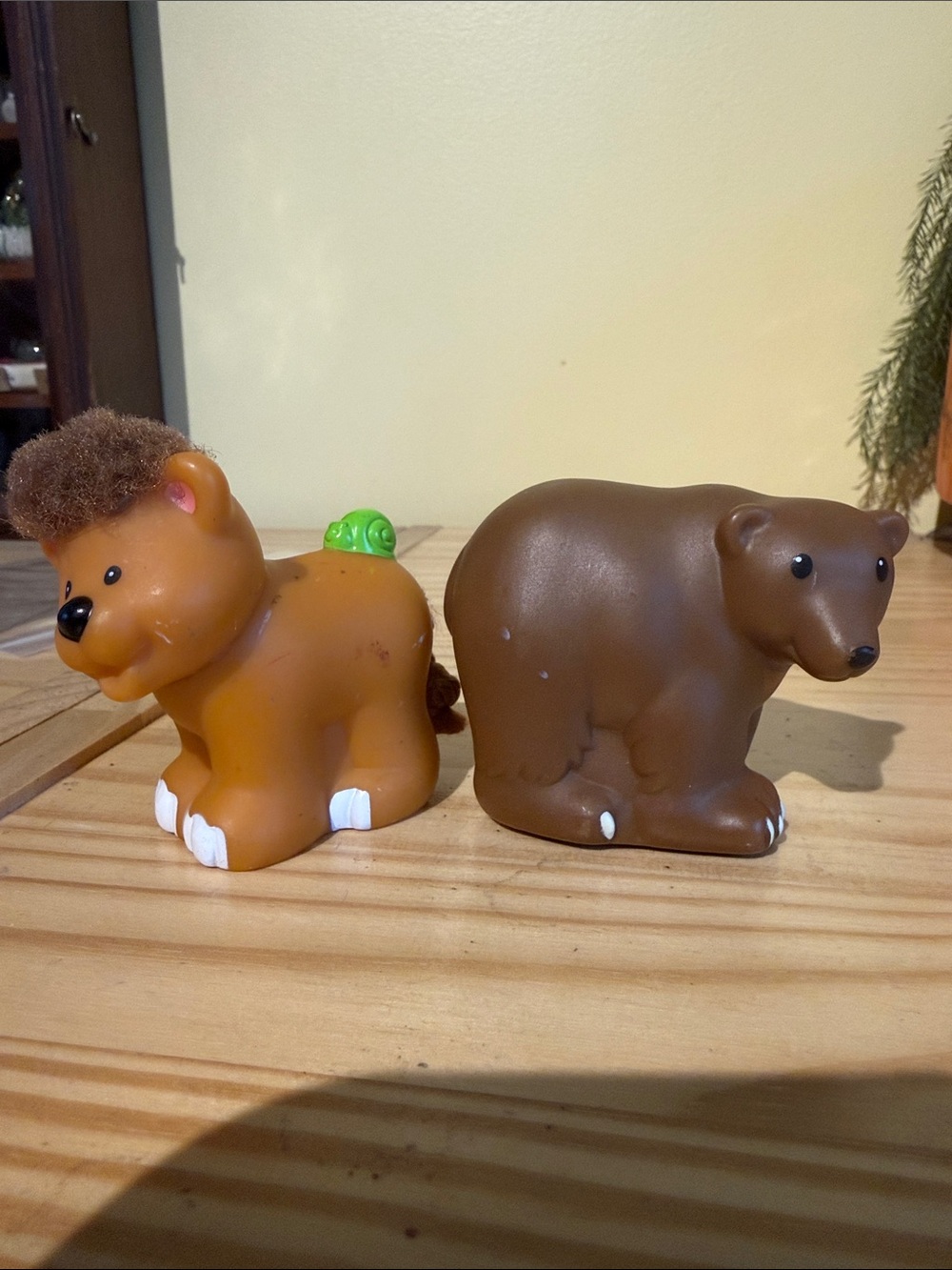 Little people touch and feel and zoo talker